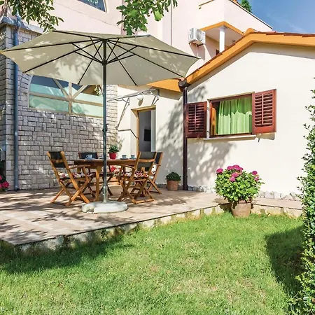 2 Bedroom Lovely In Medulin