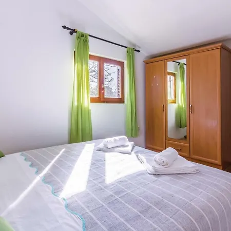 2 Bedroom Lovely In Medulin