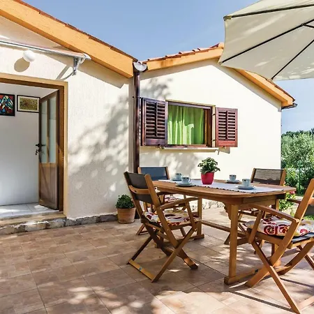 2 Bedroom Lovely In